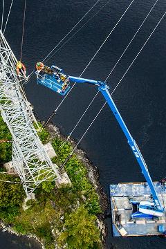 Genie® SX™-180 Boom Saves O.D.S. Marine Time and Money